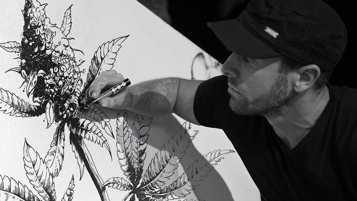 Sasan Pix drawing live at Dubai Madinat Jumeirah